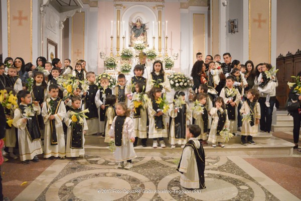 Bimbi vestiti da San Cono