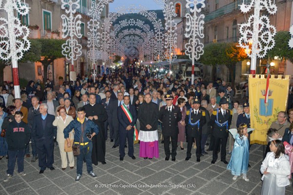 Momento dell’alzabandiera