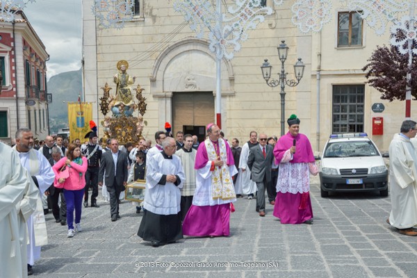 L’arrivo della processione a San Francesco