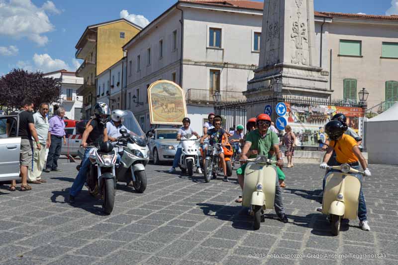 Incontro in piazza con i motociclisti