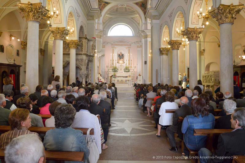 Assemblea dei fedeli durante la messa