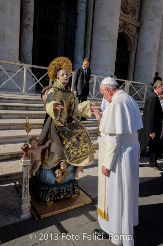 Altro momento di benedizione Papale