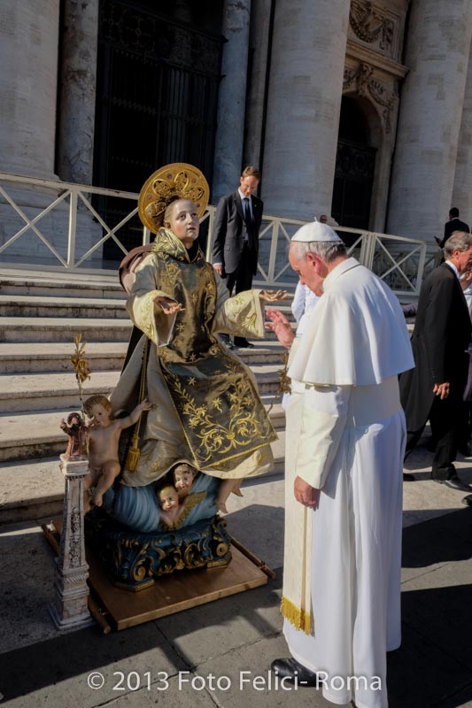 Altro momento di benedizione Papale