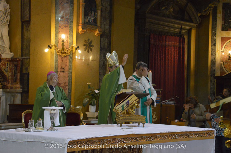 Benedizione finale del Vescovo De Luca