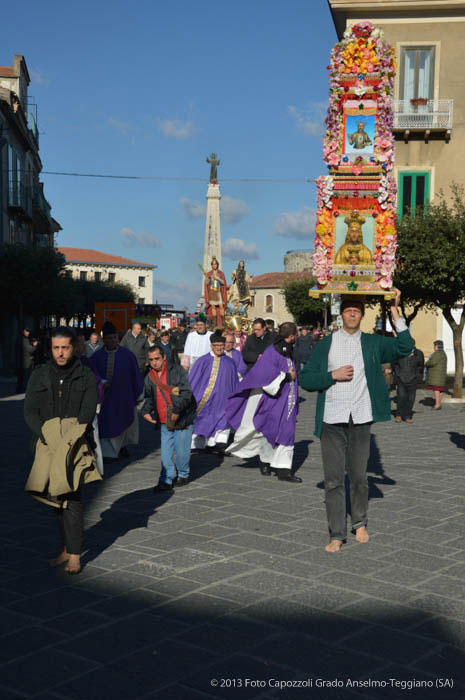 Devoti a piedi scalzi