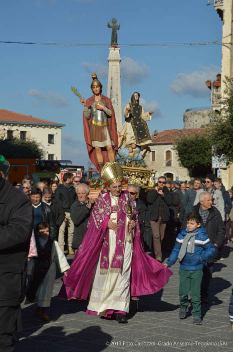 San Cono e San Laverio in processione