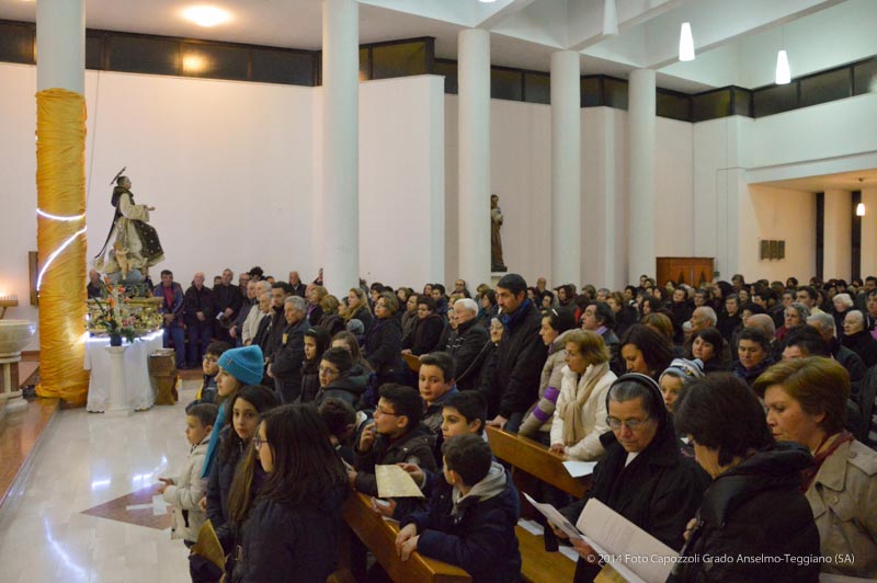 Fedeli nella Chiesa Sacro Cuore di Gesù