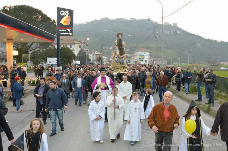 I bambini precedono San Cono