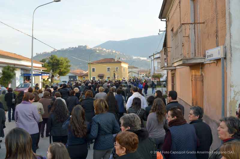 La Peregrinatio attraversa contrada Borza