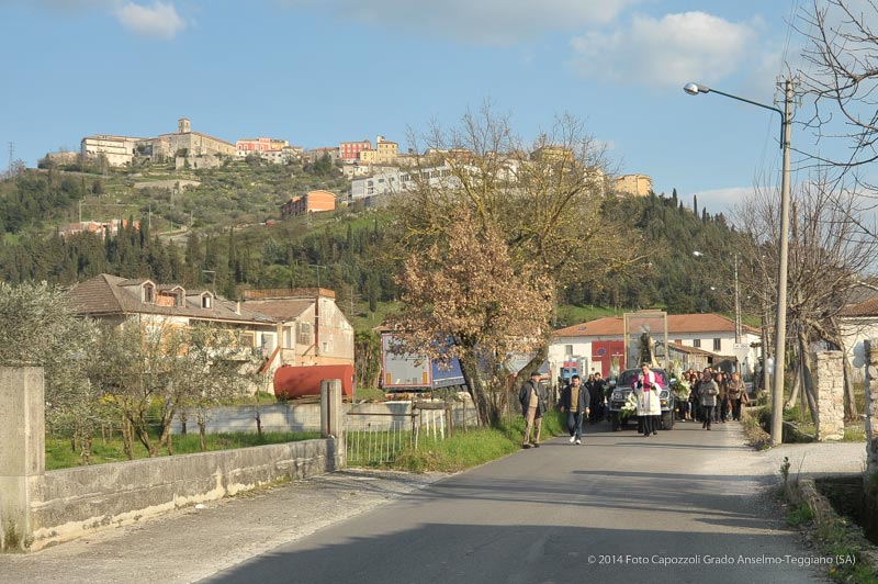 Lungo via San Giovanni