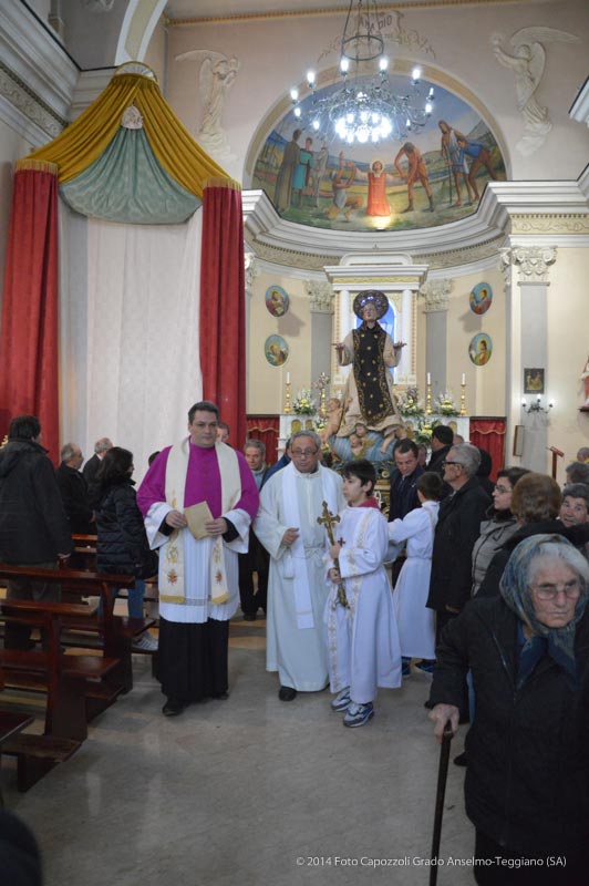 San Cono lascia la chiesa di San Marco