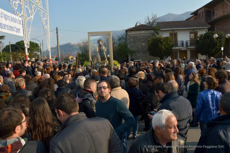 Sistemazione della statua di San Cono sul Pik-up